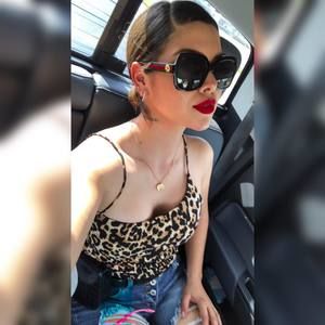 Meet your Posher, Daniela